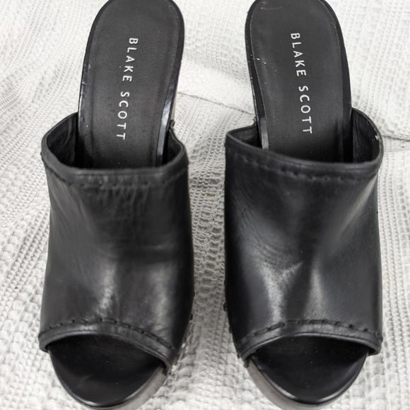 NWOT! BLAKE SCOTT! BLACK LEATHER SILVER STUDDED PLATFORM CLOGS! SZ 7.5M - Picture 2 of 8